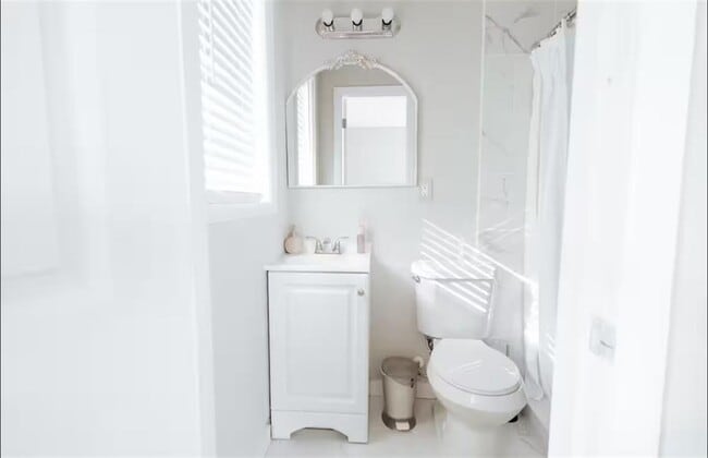 Building Photo - 3047 Horse Shoe Dr