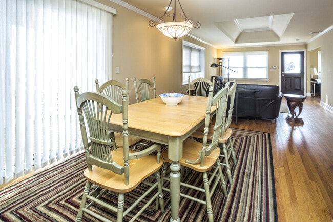 Building Photo - 41 White St