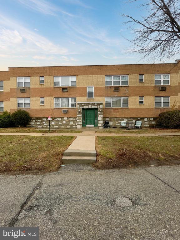 Building Photo - 1409 N 76th St