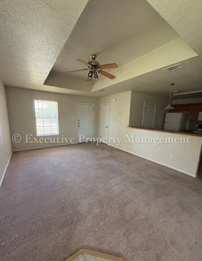 Building Photo - 208 Janelle Dr