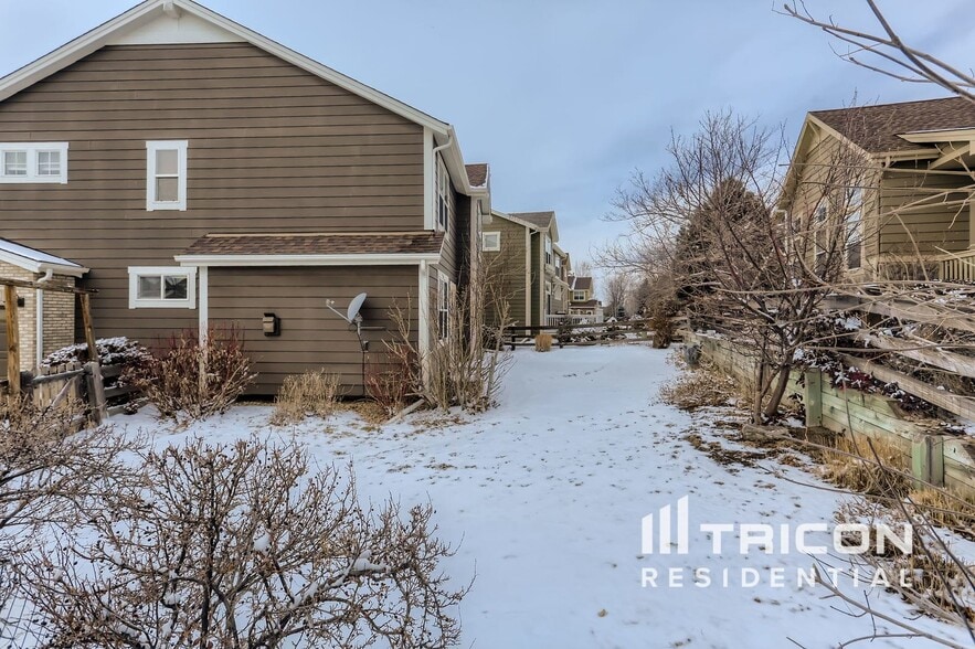 Building Photo - 4565 Larksong Dr