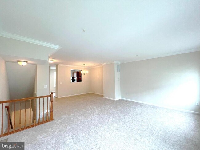 Building Photo - 113 Polo Way