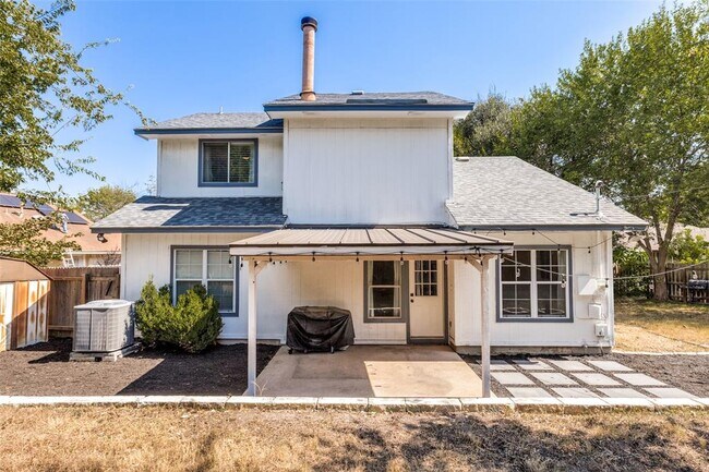 Building Photo - 16301 Essex Cove
