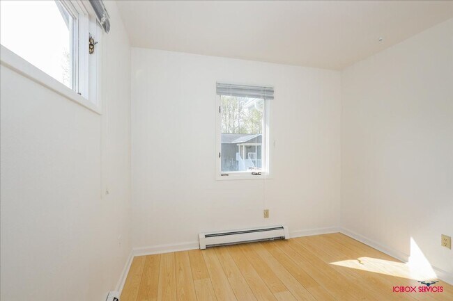 Building Photo - Seasonal Special: Discounted from market r...