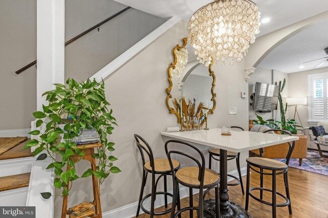 Building Photo - 239 E Thompson St