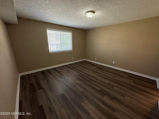 Building Photo - 6526 La Mirada Dr E