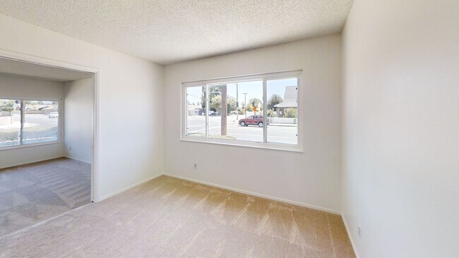 Building Photo - Spacious 4-Bedroom Home in the Heart of Or...