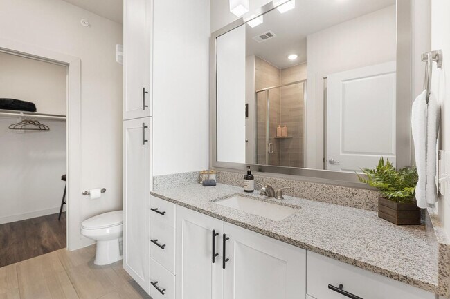 Building Photo - 5820 1/2 Cameron Road-SI FL4-ID1303396P