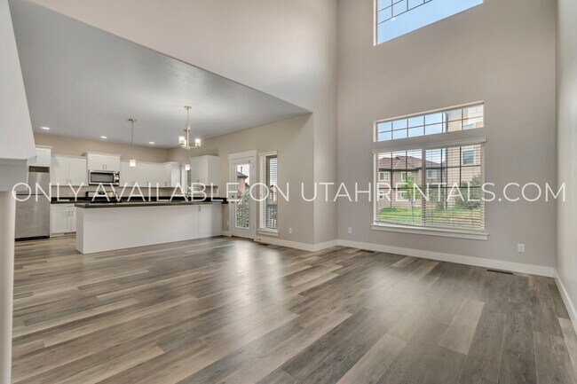 Building Photo - 1638 E Aspen Loop