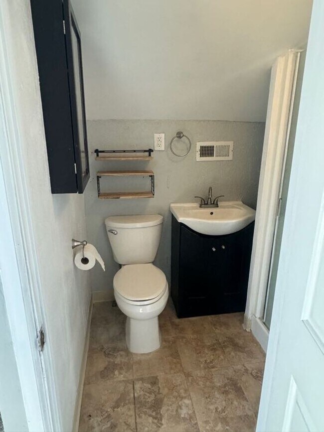 Building Photo - Charming 1920's Home with Large Backyard