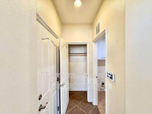 Building Photo - 29998 Couples Ave