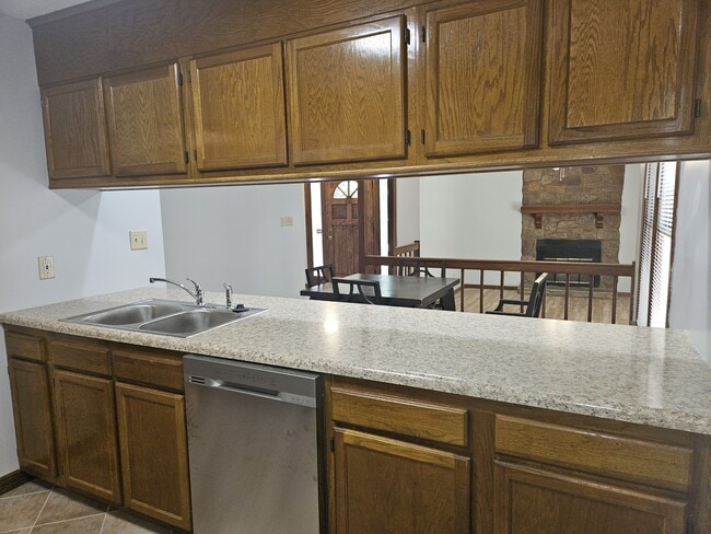 Building Photo - 5590 Bellflower St