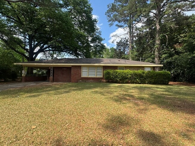 Building Photo - Brick One Level.