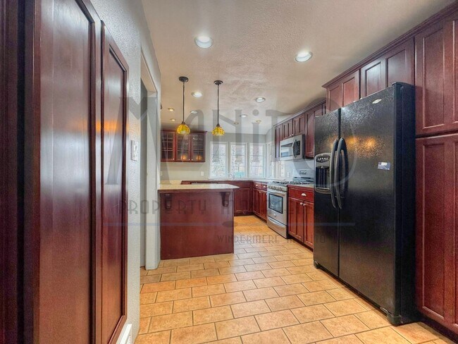 Building Photo - 1624 S Grand Blvd