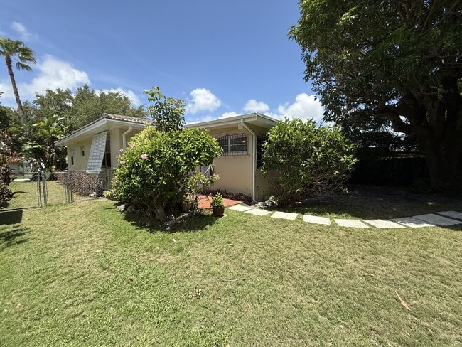 Building Photo - 2841 SW 33rd Ave