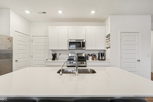 Building Photo - 4544 Nokes Pl