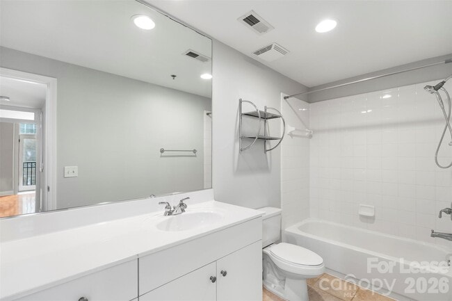 Building Photo - 1320 Fillmore Ave