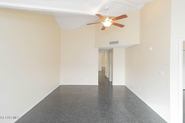 Building Photo - 11601 Soberana Ln