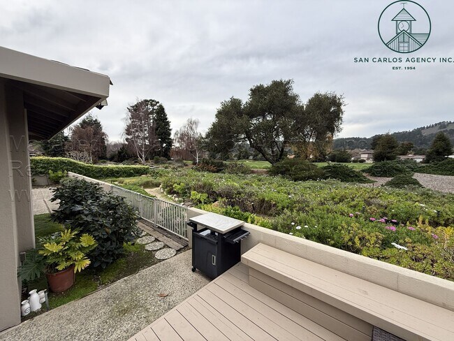 Building Photo - Beautifully Updated Three Bed (+ Bonus) Quail Lodge Home