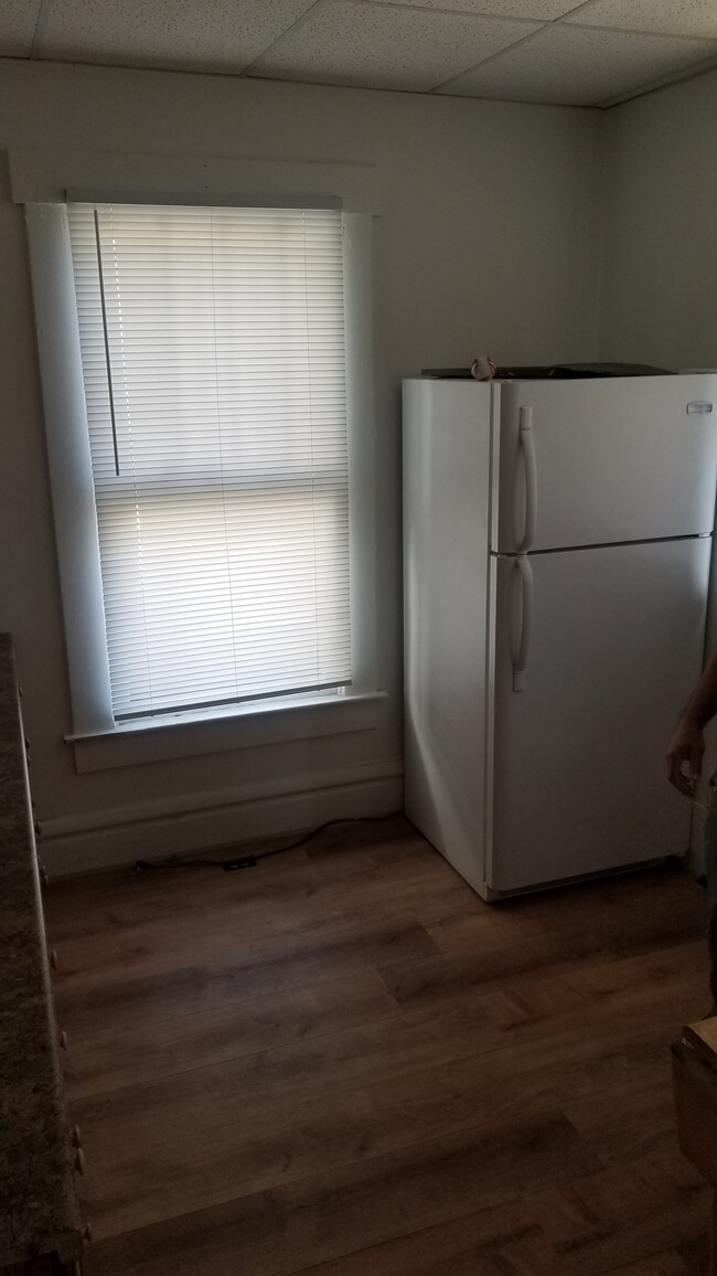 KITCHEN\NEW FLOOR - 2434 N 4th St