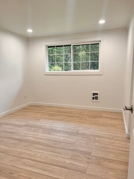 Building Photo - 13647 197th Ave SE