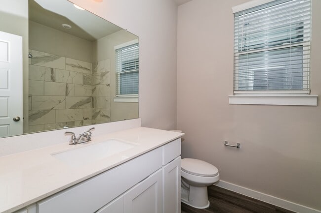 Building Photo - 18330 W Centro Cir