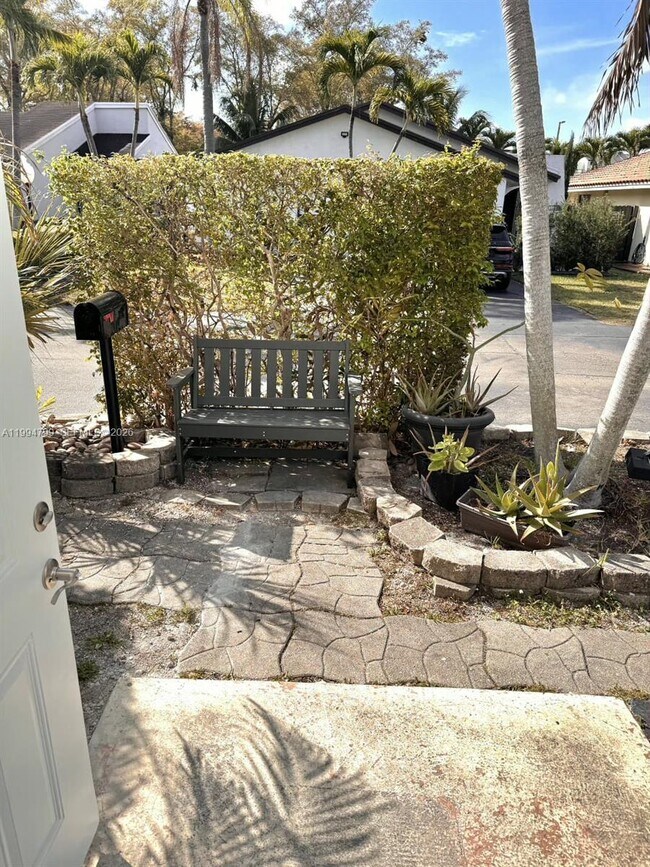 Building Photo - 11517 SW 34th Ln