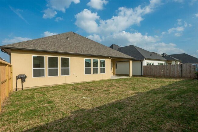 Building Photo - 21119 Bradford Grove Dr
