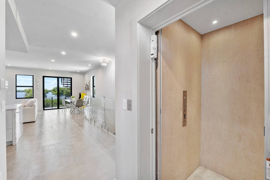 Building Photo - 99 Seaside Ave