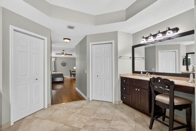 Building Photo - 3738 Old Lighthouse Cir