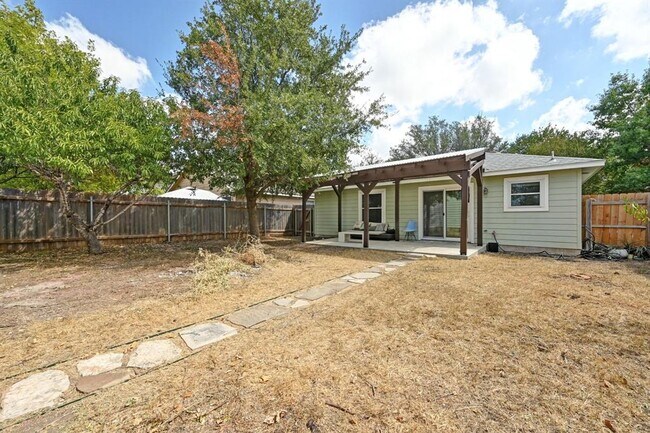 Building Photo - 13816 Golden Flax Trail