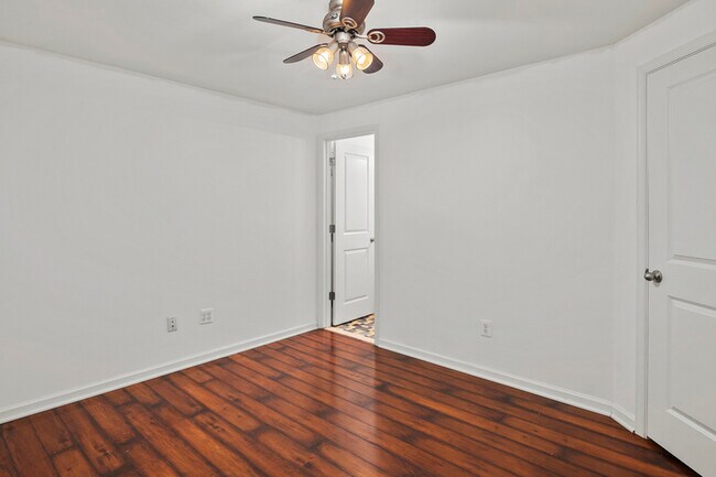 Building Photo - 144 Midland Rd