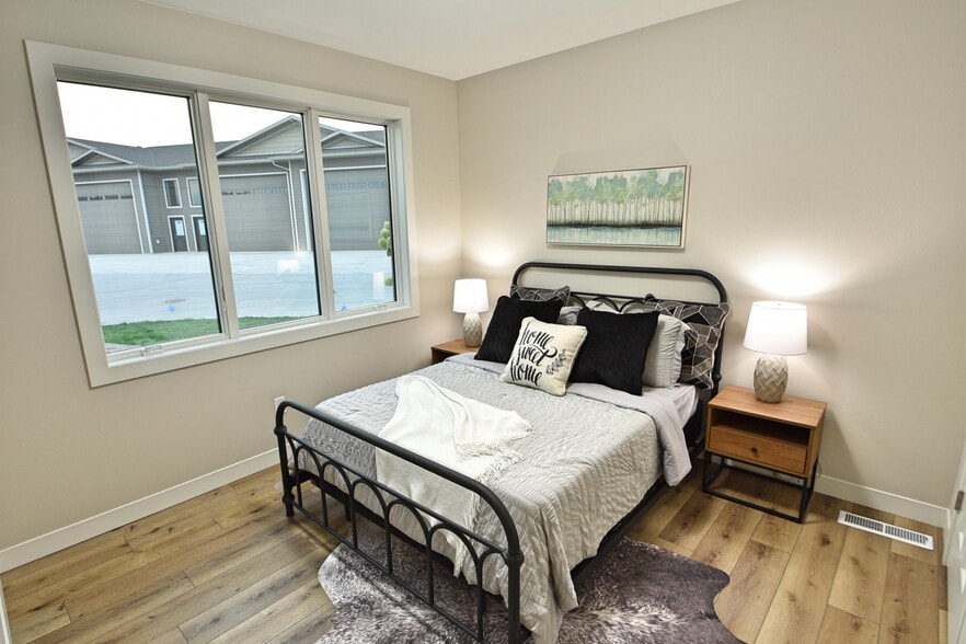 Building Photo - 6201 Tyler Pky