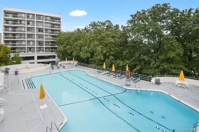 Building Photo - 500 High Point Dr