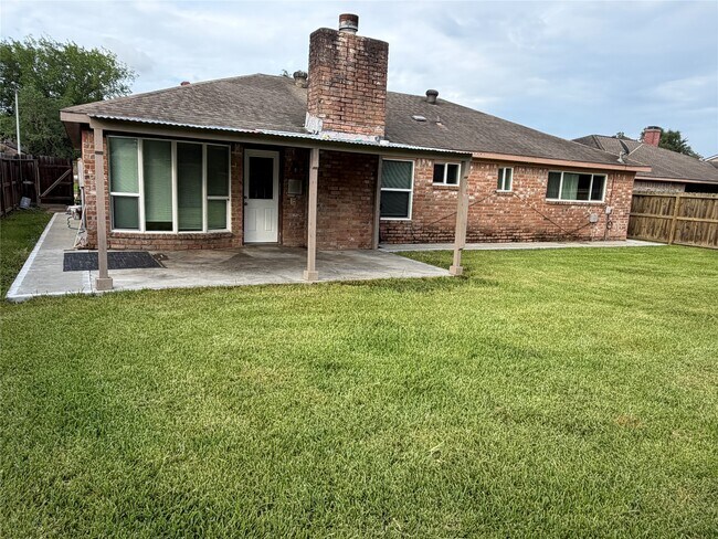 Building Photo - 12719 Huntington Field Dr