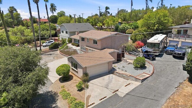 Building Photo - 352 Beaumont Dr