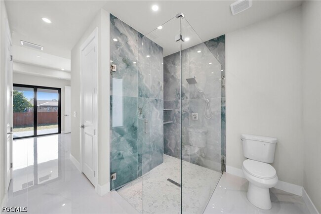 Building Photo - 2913 14th St W