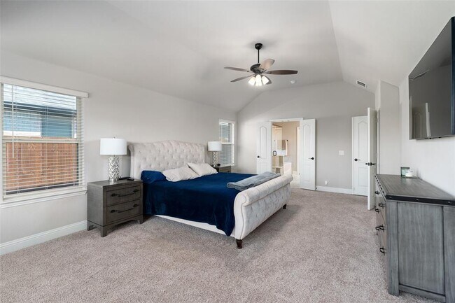 Building Photo - 1324 Thrasher Dr
