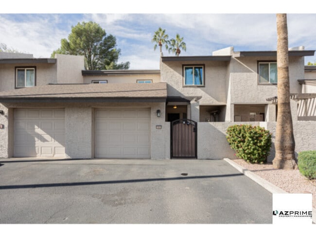 Building Photo - Stunning 3/2.5 Waterfront Townhome in The Landings, Mesa!