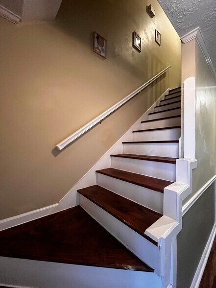 Building Photo - 3003 Creek View Ct