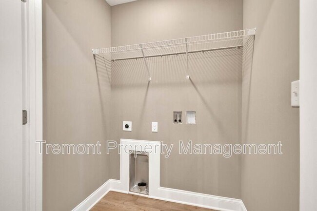 Building Photo - 3716 Central Ave