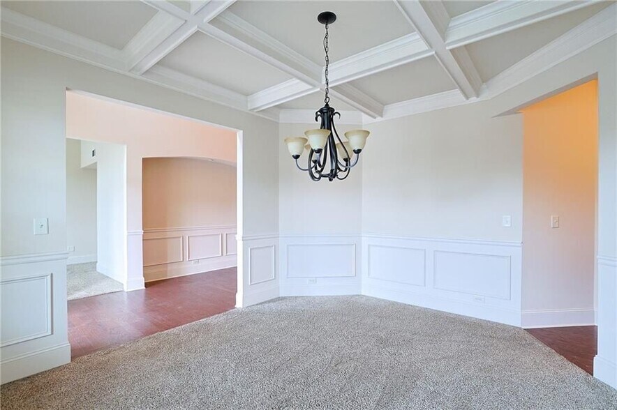 Building Photo - 2236 Caledonia Dr SE