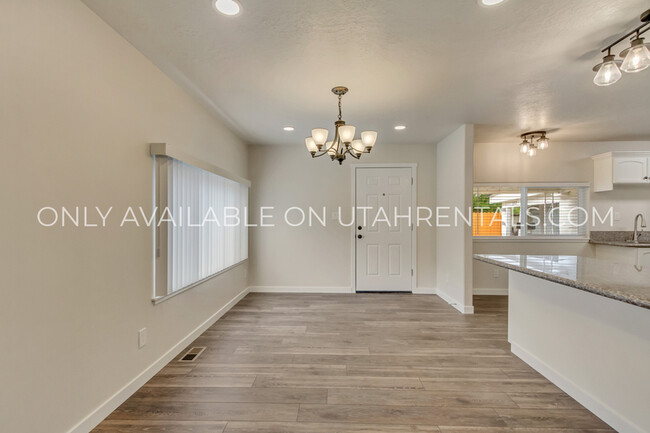 Building Photo - 330 S 1080 E