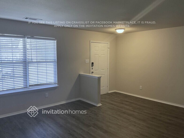 Building Photo - 5028 Raymond Dr