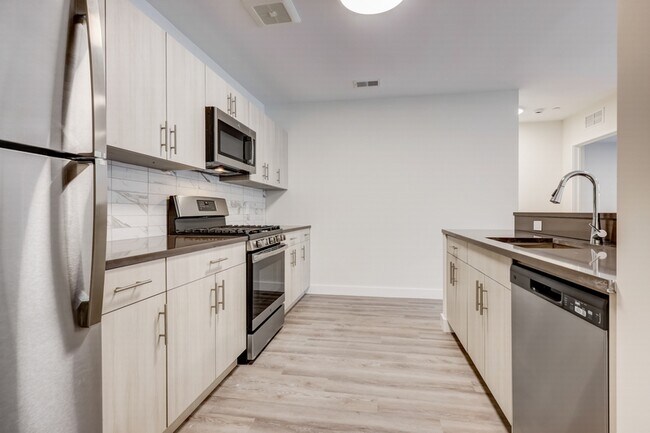 Building Photo - 416 Highland Ave