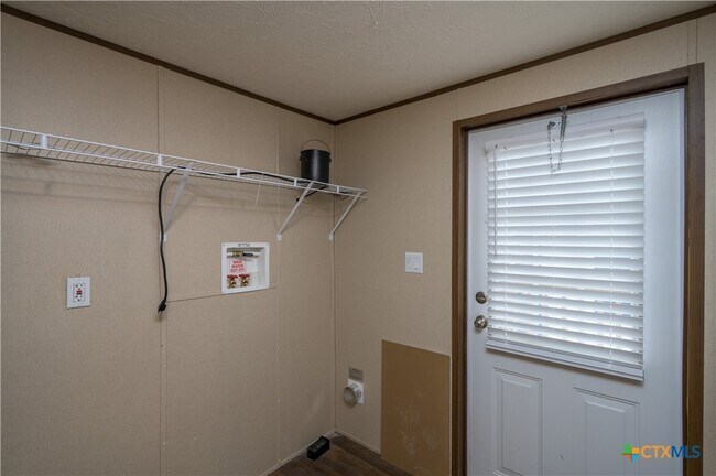 Building Photo - 910 Ashwood Dr