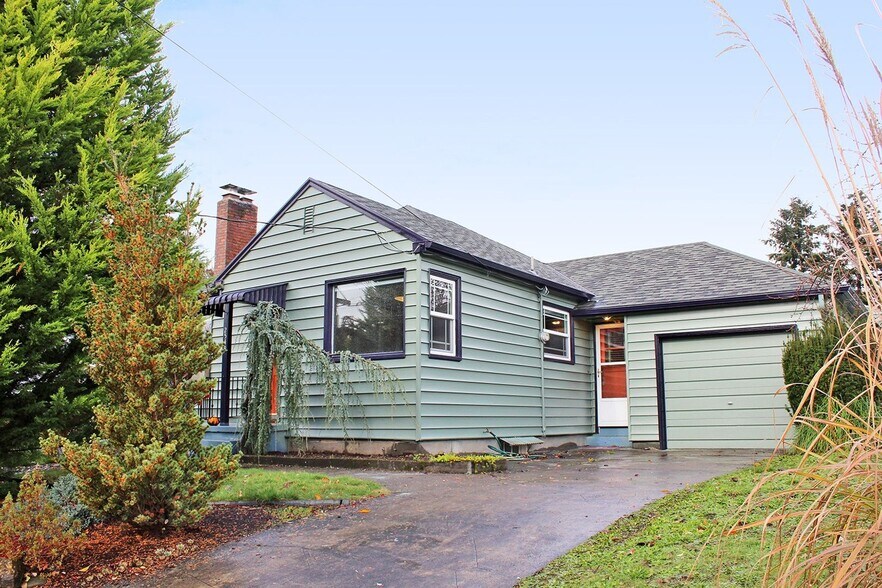 Primary Photo - 2549 N Russet St