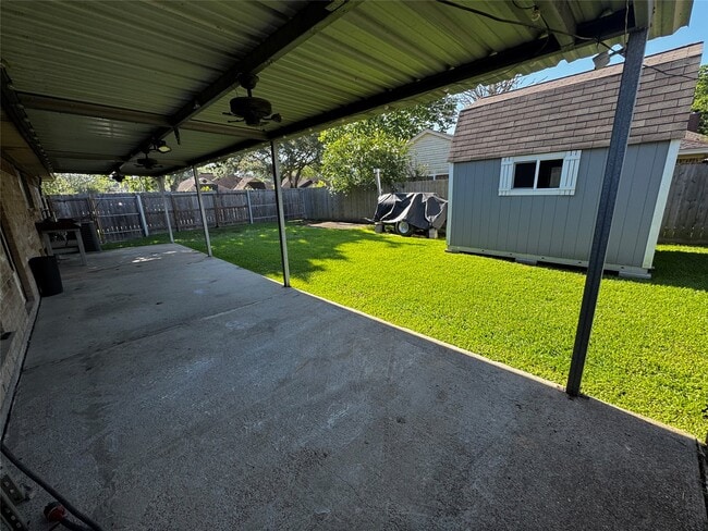 Building Photo - 9914 El Chaco Dr