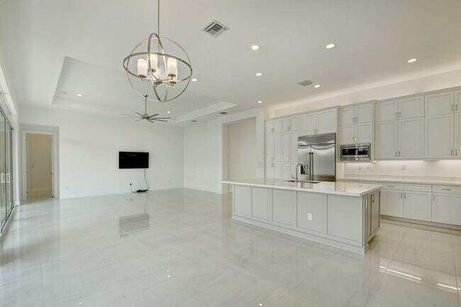 Building Photo - 12832 Veneto Springs Dr
