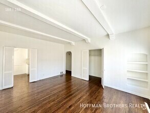 Building Photo - 9932 Robbins Dr